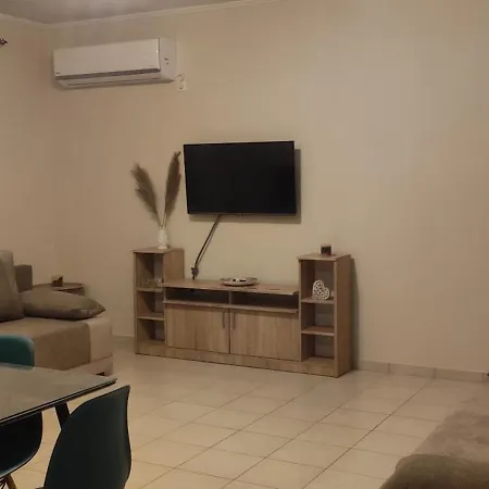 Kalliope Tsoukaládhes