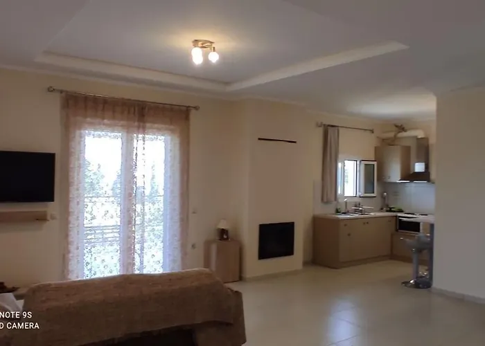 Kalliope Tsoukaládhes