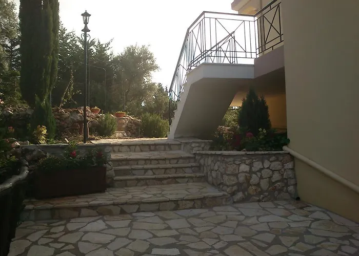 Kalliope Tsoukaládhes